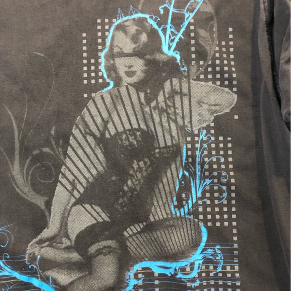 Mens faded black t shirt with a pinup woman in lingerie on front size large - Picture 7 of 12